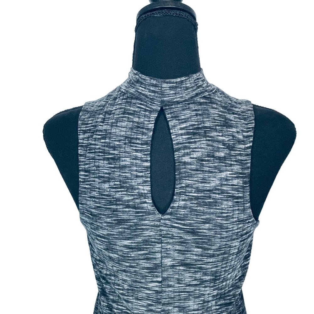 Alya - Knee Length Sleeveless Gray Dress - XS - Picture 4 of 8